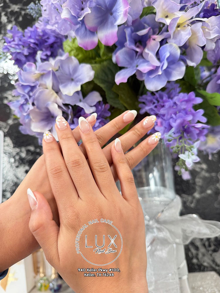 Lux Nail Bar